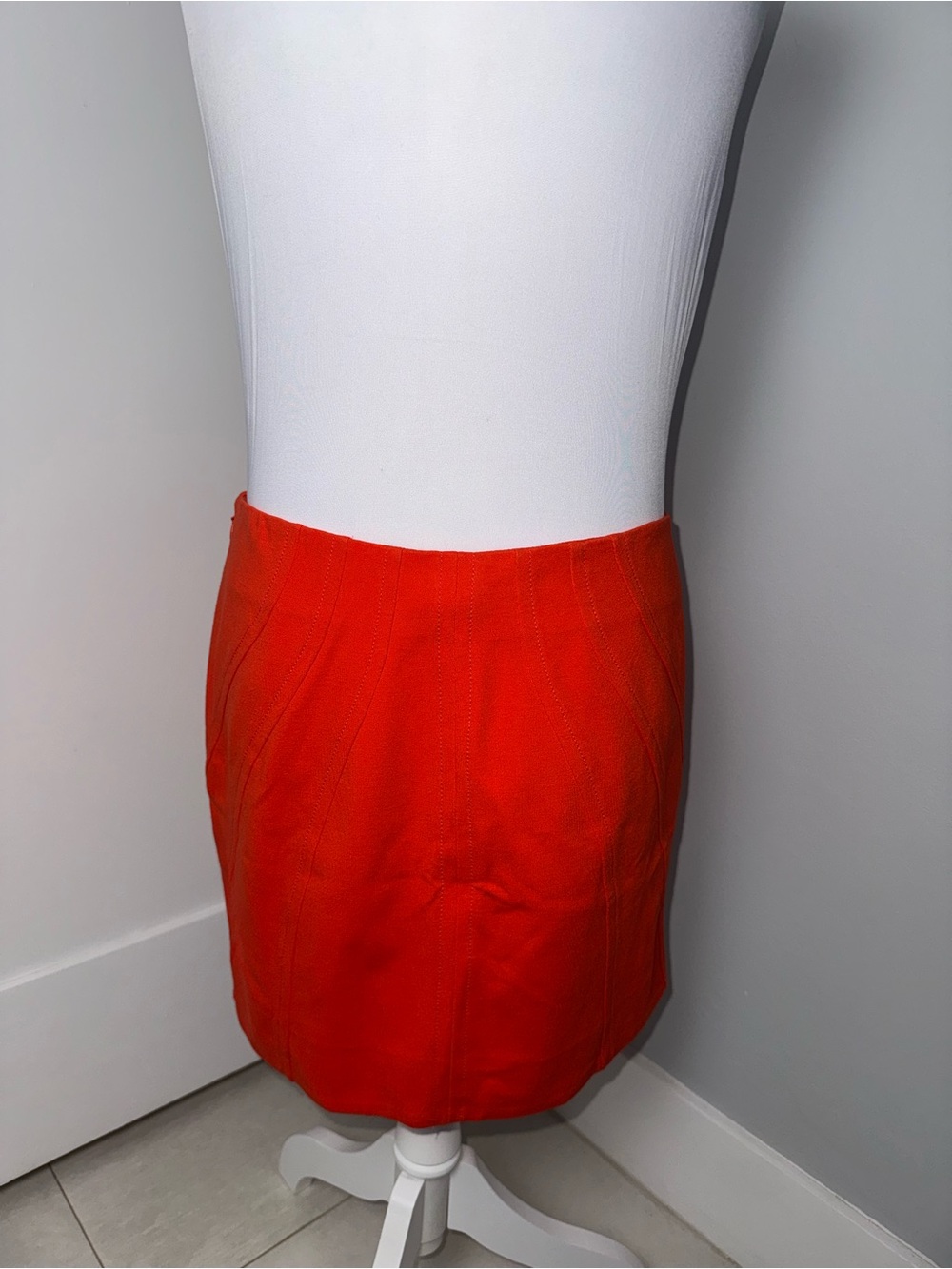 Diane Von Furstenberg Poppy Mini Skirt/ Size 8 - Picture 5 of 9